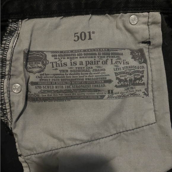 Levis 501 black distressed shorts - Picture 2 of 4